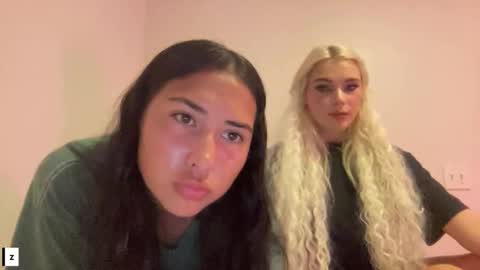 Snapshot of emmaxsmith chatting on 09-23-25, 12:35 emmaxsmith online show from 09-23-25, 12:35