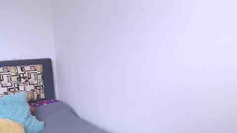 Snapshot of emmi_0 chatting on 10-18-25, 09:04 Emily Independent model online show from 10-18-25, 09:04