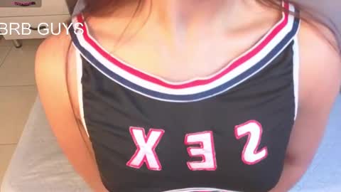 emmi_collins online show from 10-06-25, 07:33