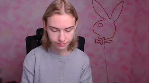 Emmi online show from 10-25-25, 05:26