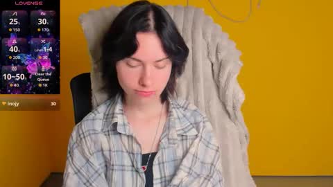 Emmi online show from 05-06-26, 05:46
