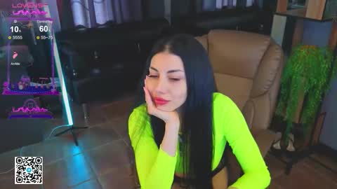 Mia online show from 09-10-25, 04:12