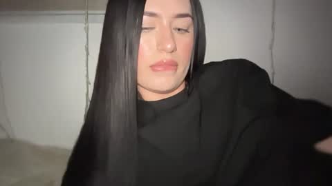 Snapshot of emmicharlotte chatting on 07-05-26, 04:19 Emmi online show from 07-05-26, 04:19