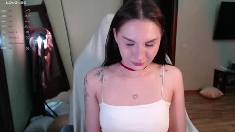 Snapshot of emmiclo chatting on 04-09-26, 05:18 Emily online show from 04-09-26, 05:18