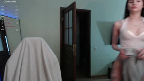 Snapshot of emmiclo chatting on 05-08-26, 06:24 Emily online show from 05-08-26, 06:24
