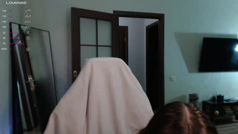 Snapshot of emmiclo chatting on 05-22-26, 07:41 Emily online show from 05-22-26, 07:41