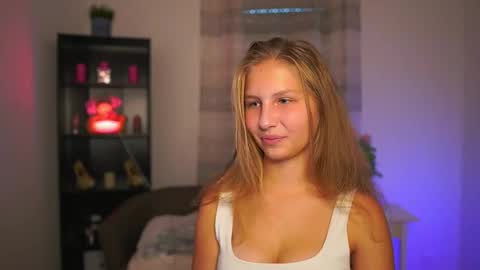 Emmie online show from 10-31-25, 02:07