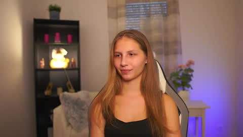 Snapshot of emmie_murray chatting on 02-01-26, 02:26 Emmie online show from 02-01-26, 02:26