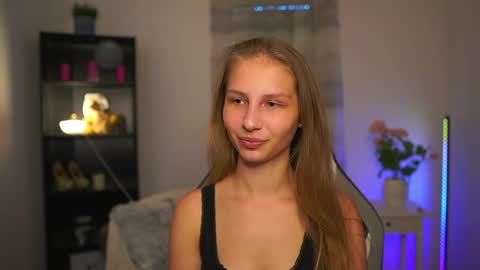Emmie online show from 06-07-26, 01:37