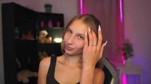 Emmie online show from 07-27-26, 01:18