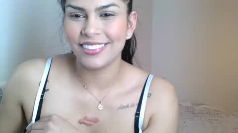 Snapshot of emmie_xxx chatting on 02-25-25, 08:19 emmie online show from 02-25-25, 08:19