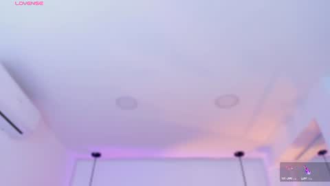 Snapshot of emmiily_z chatting on 06-11-26, 02:53 Emmiily online show from 06-11-26, 02:53