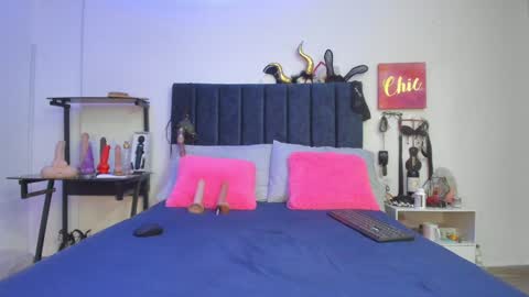          online show from 12-05-24, 12:11