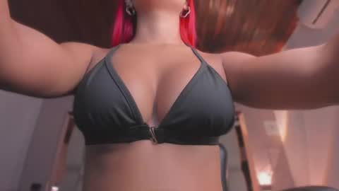 Snapshot of emmily_savage chatting on 07-22-26, 11:46 online show from 07-22-26, 11:46