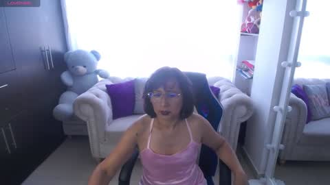 Snapshot of emmilychevalier chatting on 01-18-25, 08:19 Emmily online show from 01-18-25, 08:19