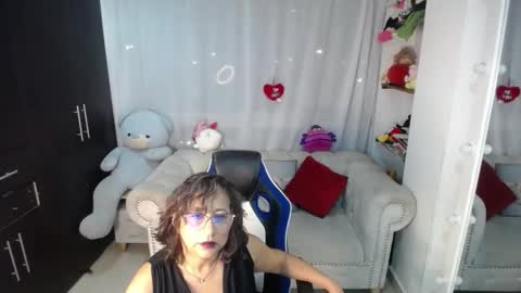 Snapshot of emmilychevalier chatting on 03-07-25, 02:25 Emmily online show from 03-07-25, 02:25
