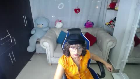 Snapshot of emmilychevalier chatting on 03-11-25, 02:21 Emmily online show from 03-11-25, 02:21