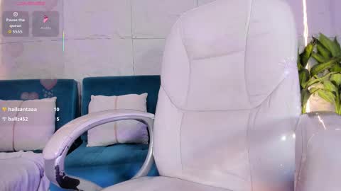 Emmily online show from 02-03-26, 06:40