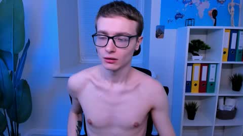 Snapshot of emmit_barker chatting on 03-09-26, 10:08 Emmit online show from 03-09-26, 10:08