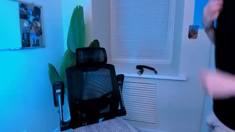 Snapshot of emmit_barker chatting on 03-20-26, 10:20 Emmit online show from 03-20-26, 10:20