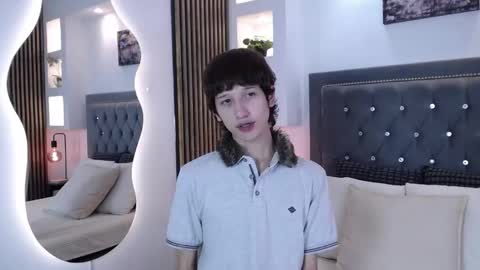 Snapshot of emmo_boy chatting on 04-11-26, 08:13 SERGIO online show from 04-11-26, 08:13