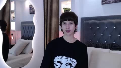 Snapshot of emmo_boy chatting on 04-14-26, 08:37 SERGIO online show from 04-14-26, 08:37