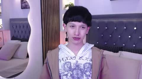 Snapshot of emmo_boy chatting on 05-22-26, 08:47 SERGIO online show from 05-22-26, 08:47