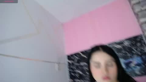 Snapshot of emmy_durant chatting on 10-01-25, 08:37 emmy_durant online show from 10-01-25, 08:37