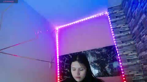 Snapshot of emmy_durant chatting on 10-13-25, 08:09 emmy_durant online show from 10-13-25, 08:09