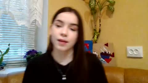 emmy_huff online show from 12-09-24, 01:24