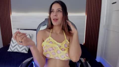 Snapshot of emmy_meadows chatting on 10-02-25, 07:43 Emmy online show from 10-02-25, 07:43