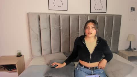 Emily  Laila  online show from 01-11-25, 12:07
