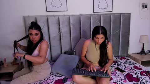Emily  Laila  online show from 02-01-25, 03:18