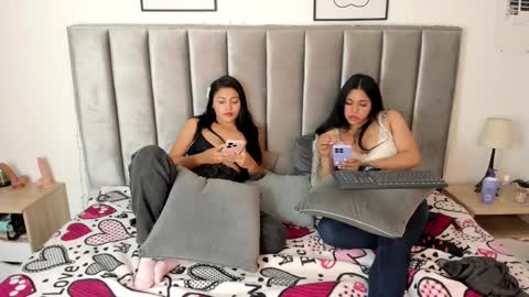 Emily  Laila  online show from 03-06-25, 06:48