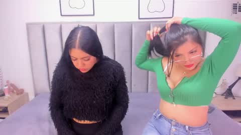 Emily  Laila  online show from 09-08-25, 03:33