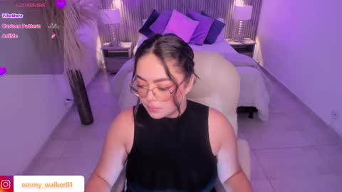 Emmy Walker online show from 11-05-25, 10:59