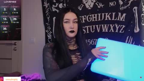 Emmy Bright     50  online show from 10-11-25, 02:00