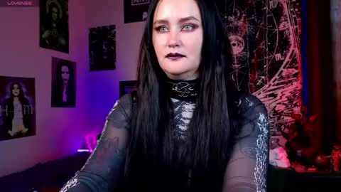 Emmy Bright     50  online show from 05-19-26, 02:07