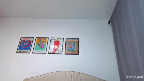 Em online show from 10-04-25, 10:52