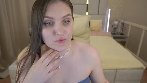 Snapshot of emmycharm chatting on 01-09-25, 09:59 E M M Y online show from 01-09-25, 09:59