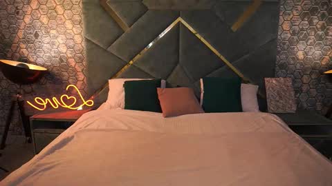 Snapshot of emmycharm chatting on 10-27-25, 06:50 E M M Y online show from 10-27-25, 06:50