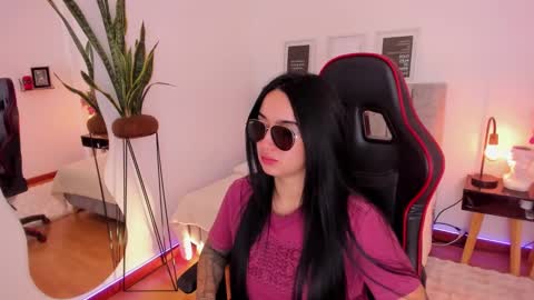 Snapshot of emmyevans1 chatting on 02-22-25, 11:35 Emmy Evans online show from 02-22-25, 11:35