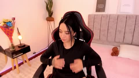 Snapshot of emmyevans1 chatting on 03-10-25, 10:34 Emmy Evans online show from 03-10-25, 10:34