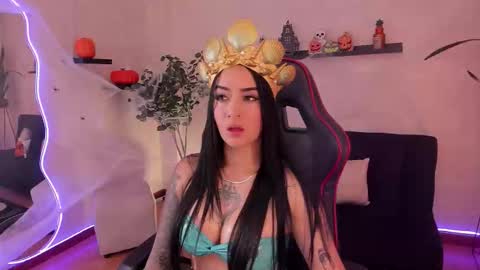 Snapshot of emmyevans1 chatting on 10-01-25, 07:53 Emmy Evans online show from 10-01-25, 07:53