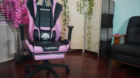 Emmylie online show from 03-10-26, 05:51