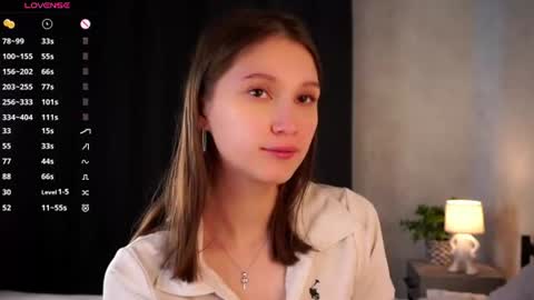 Snapshot of emmyleri chatting on 06-10-26, 01:17 Emmy online show from 06-10-26, 01:17