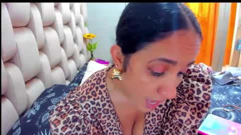 emperatriztapia online show from 02-22-25, 09:04