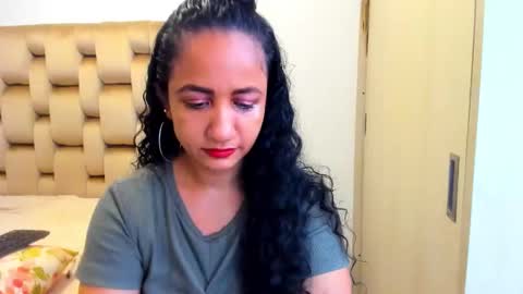 Snapshot of emperatriztapia chatting on 05-17-26, 08:49 emperatriztapia online show from 05-17-26, 08:49