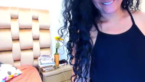 Snapshot of emperatriztapia chatting on 06-10-26, 01:43 emperatriztapia online show from 06-10-26, 01:43