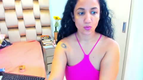 Snapshot of emperatriztapia chatting on 06-12-26, 03:44 emperatriztapia online show from 06-12-26, 03:44